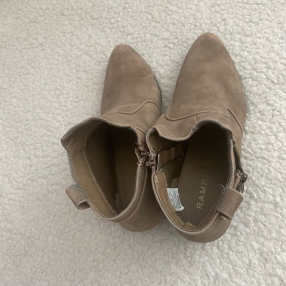 Tan Ankle-Cut Boots - Picture 4 of 5